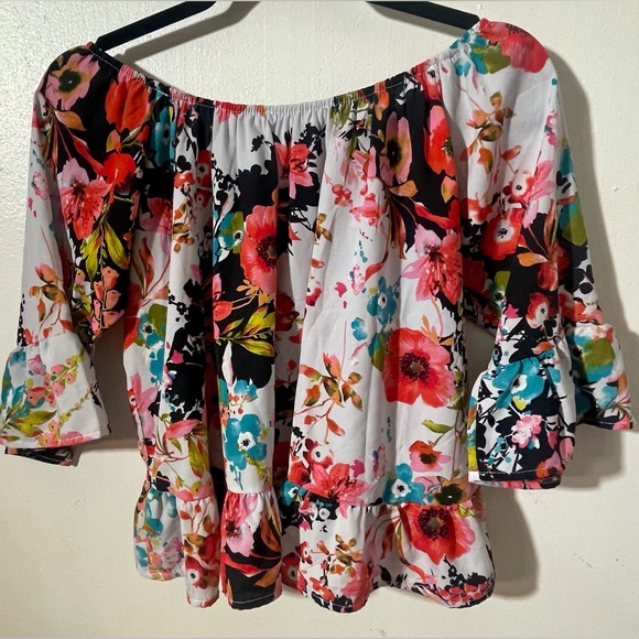 Peach Love California Floral Peplum Crop - Picture 4 of 6